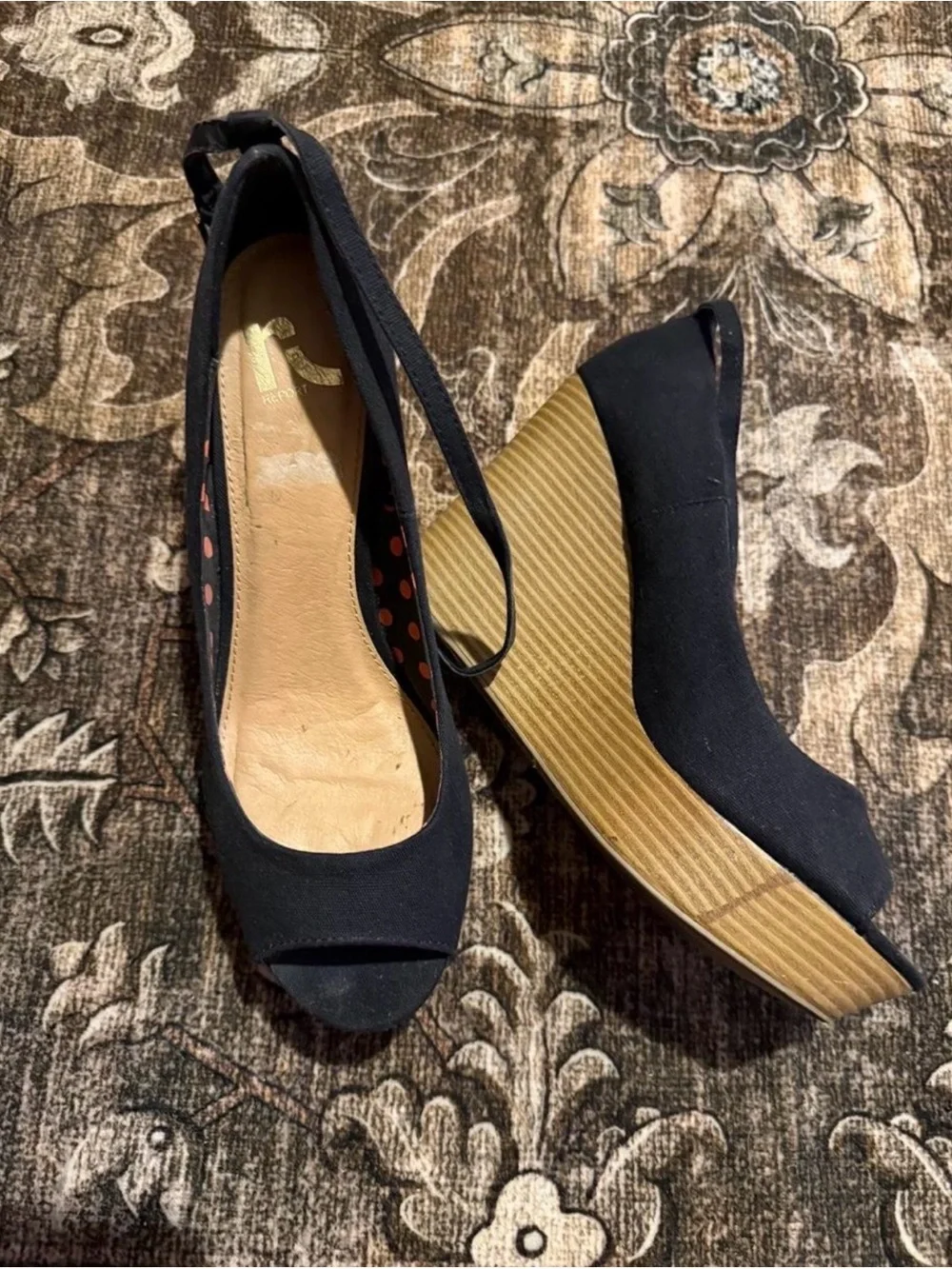 Report Black Peep-Toe Wedge Heels with Ankle Tie